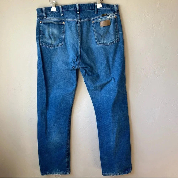 Vintage Wrangler Jeans 42x32 Cowboy Work Ranch Outdoors Mens Farmer Chore Hipste - Picture 13 of 13